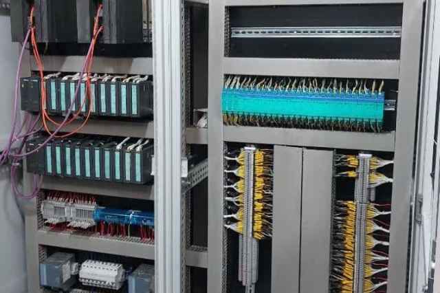 خدمات اتوماسیون صنعتی PLC، CNC، HMI، INVERTER